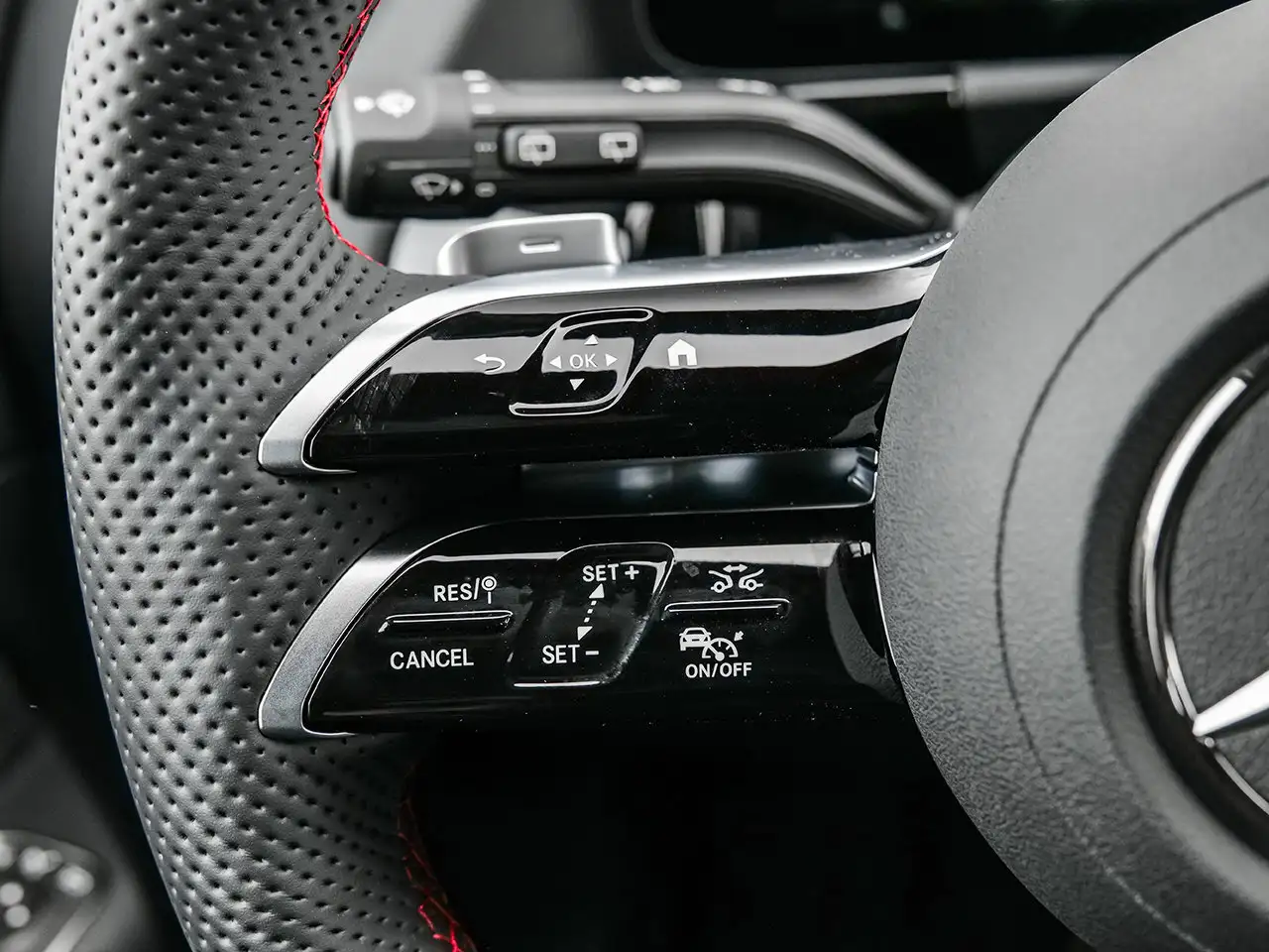 Mercedes-Benz GLA снимка Mercedes-Benz GLA