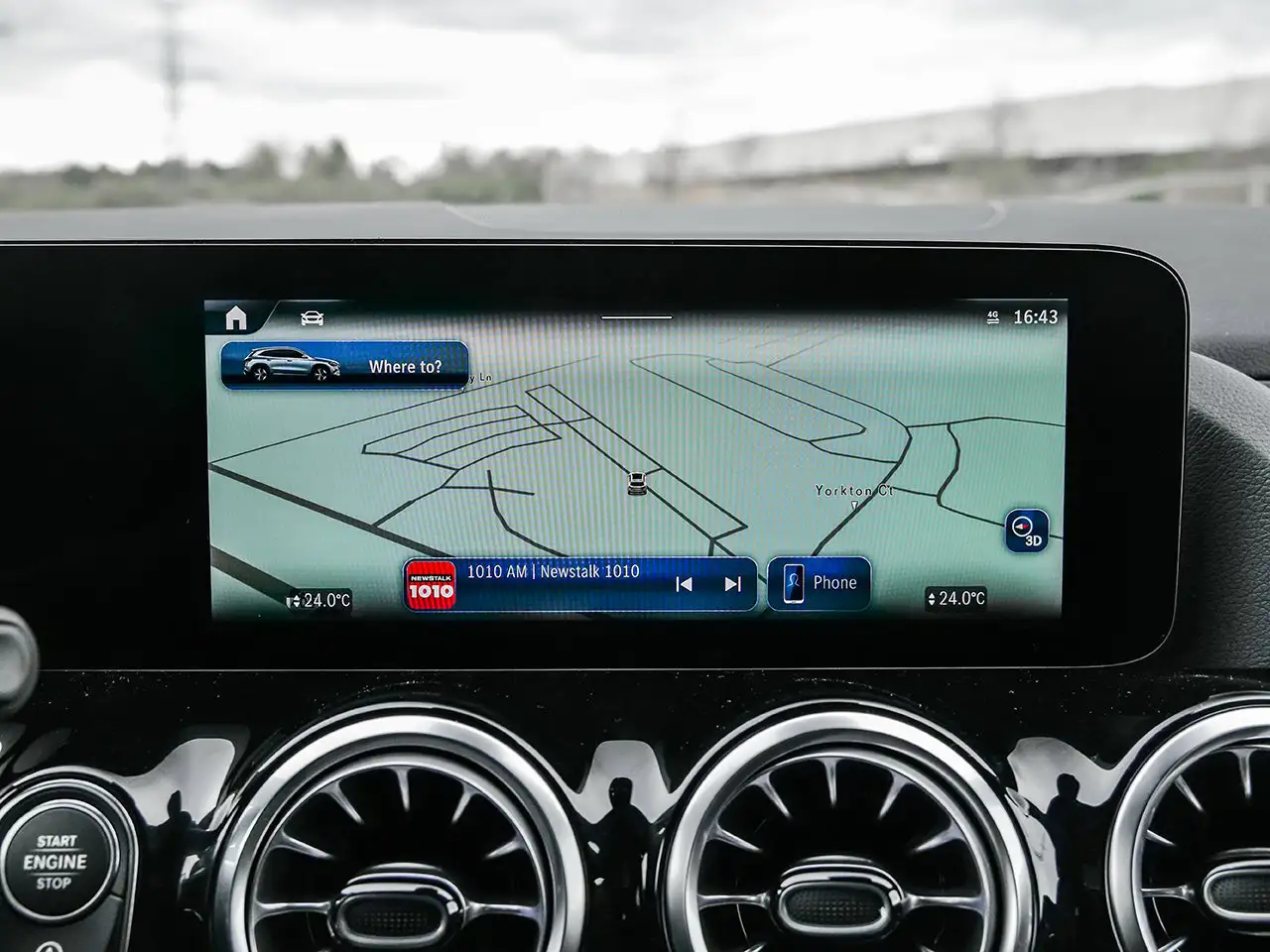 Mercedes-Benz GLA снимка Mercedes-Benz GLA