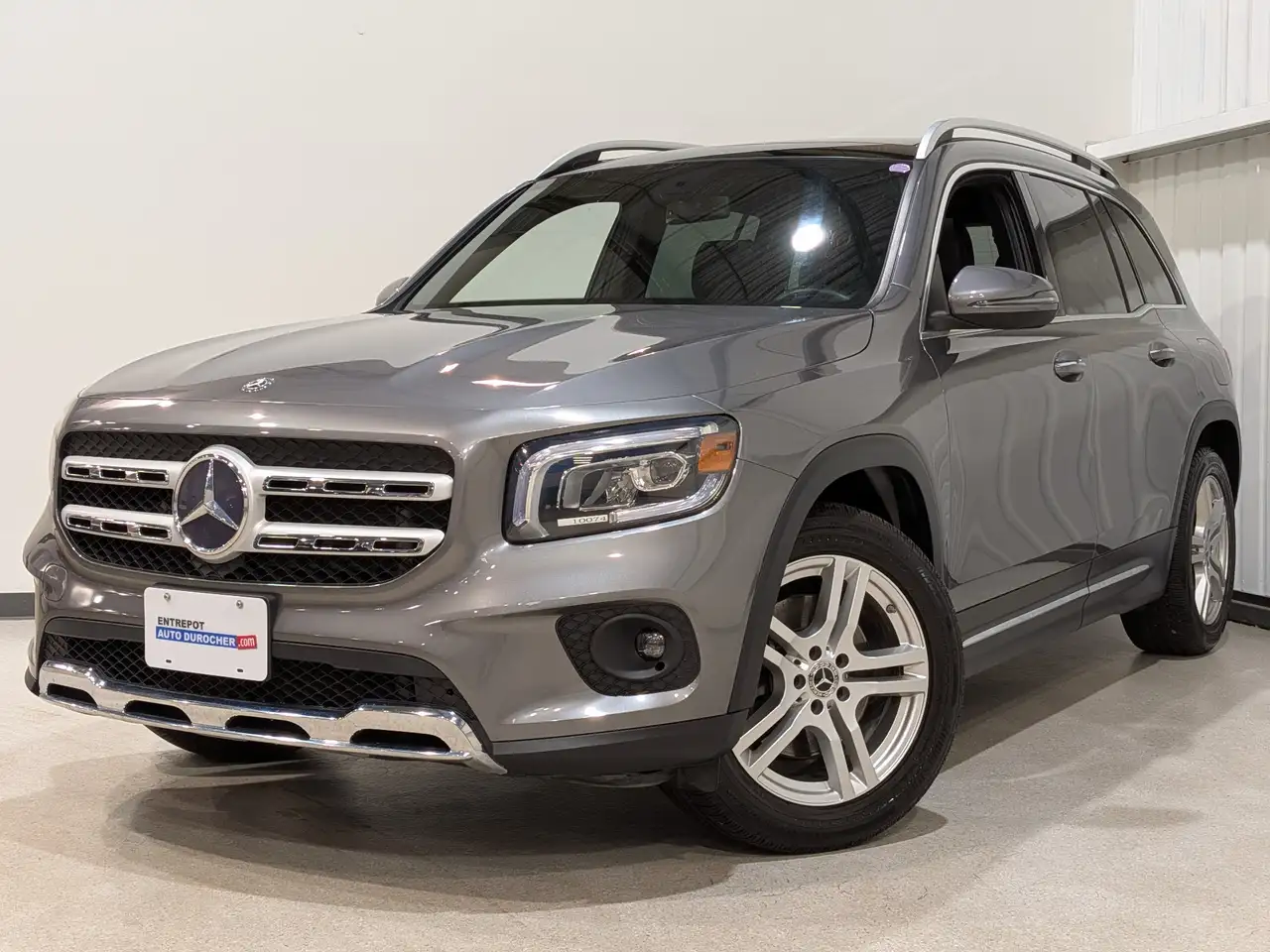 Mercedes-Benz GLB снимка Mercedes-Benz GLB