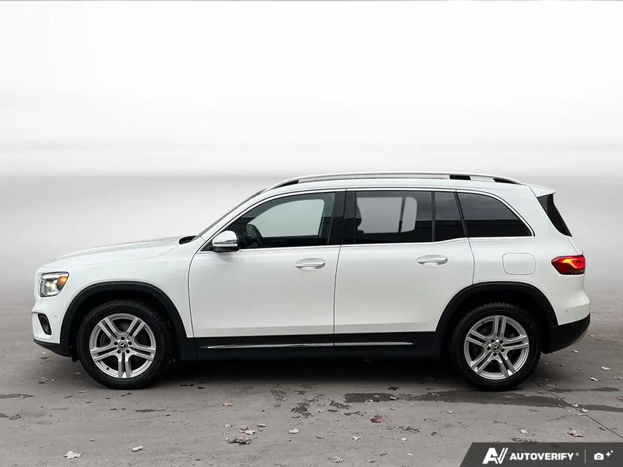 Mercedes-Benz GLB снимка Mercedes-Benz GLB