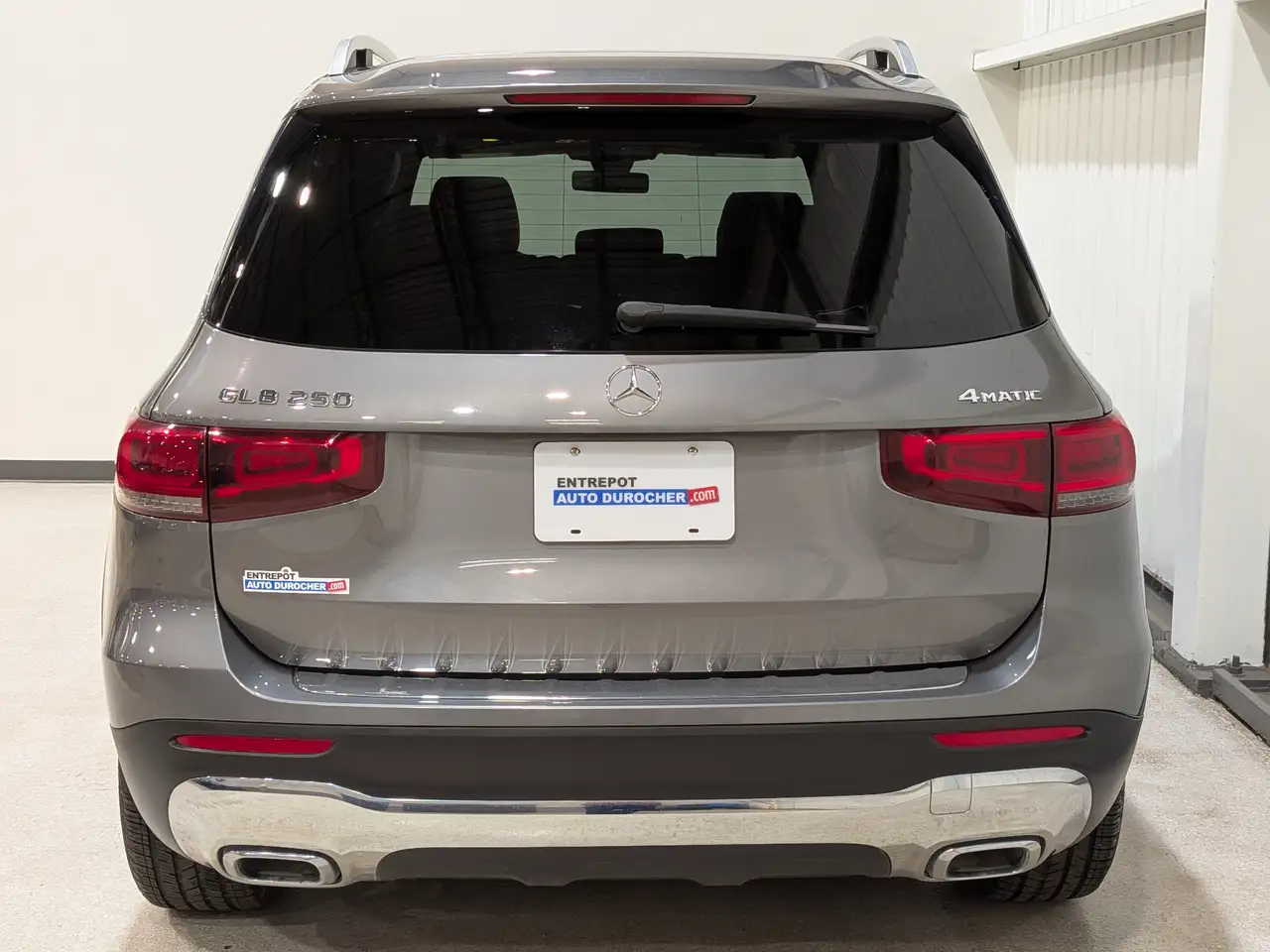 Mercedes-Benz GLB снимка Mercedes-Benz GLB