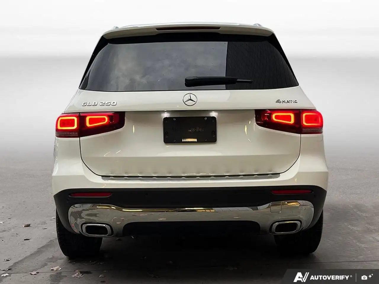 Mercedes-Benz GLB снимка Mercedes-Benz GLB