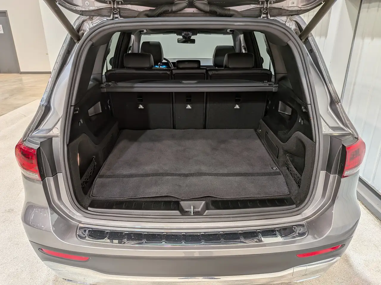 Mercedes-Benz GLB снимка Mercedes-Benz GLB