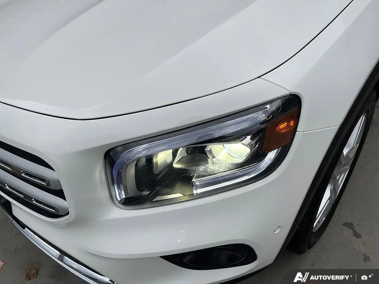 Mercedes-Benz GLB снимка Mercedes-Benz GLB