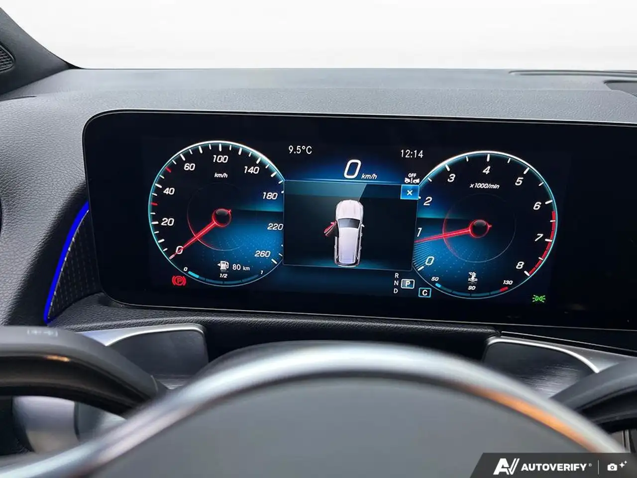 Mercedes-Benz GLB снимка Mercedes-Benz GLB