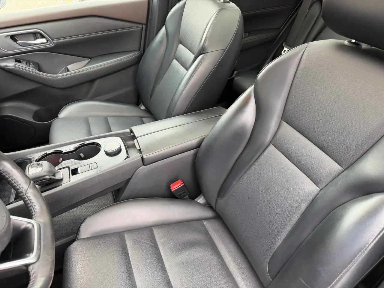 Nissan Rogue fotografie Nissan Rogue