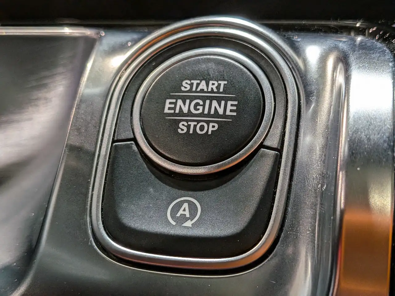 Mercedes-Benz GLB снимка Mercedes-Benz GLB