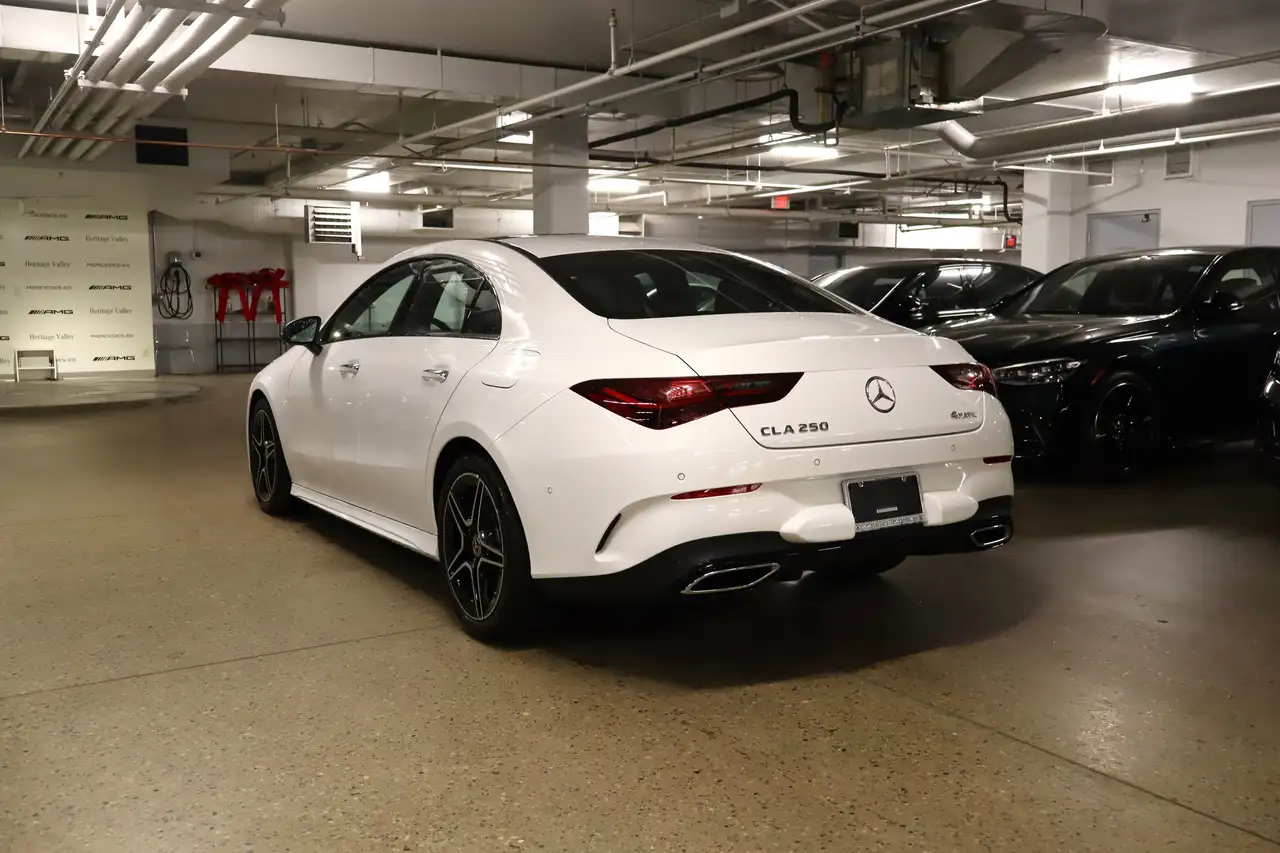 Mercedes-Benz CLA photo Mercedes-Benz CLA