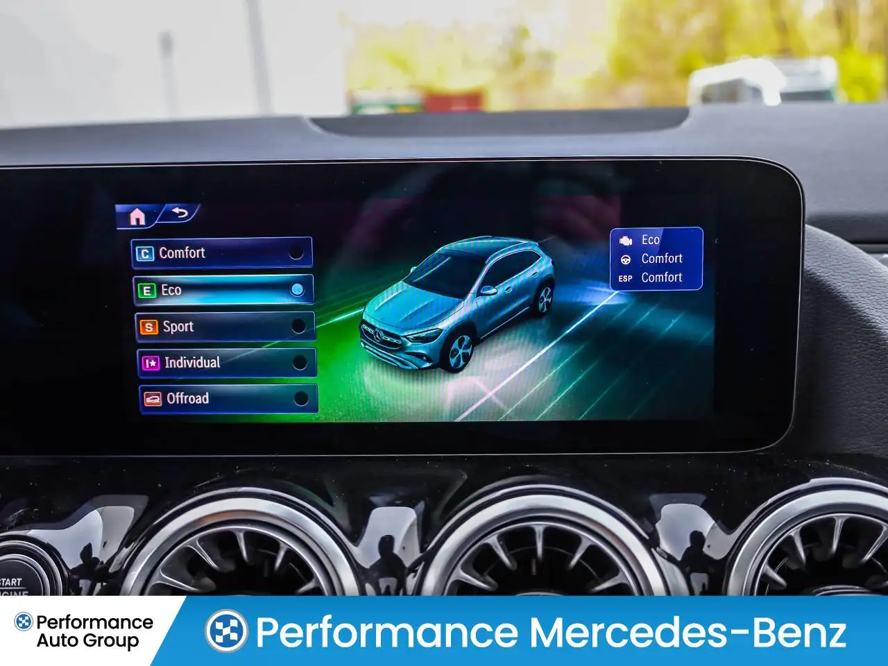 Mercedes-Benz GLA photo Mercedes-Benz GLA