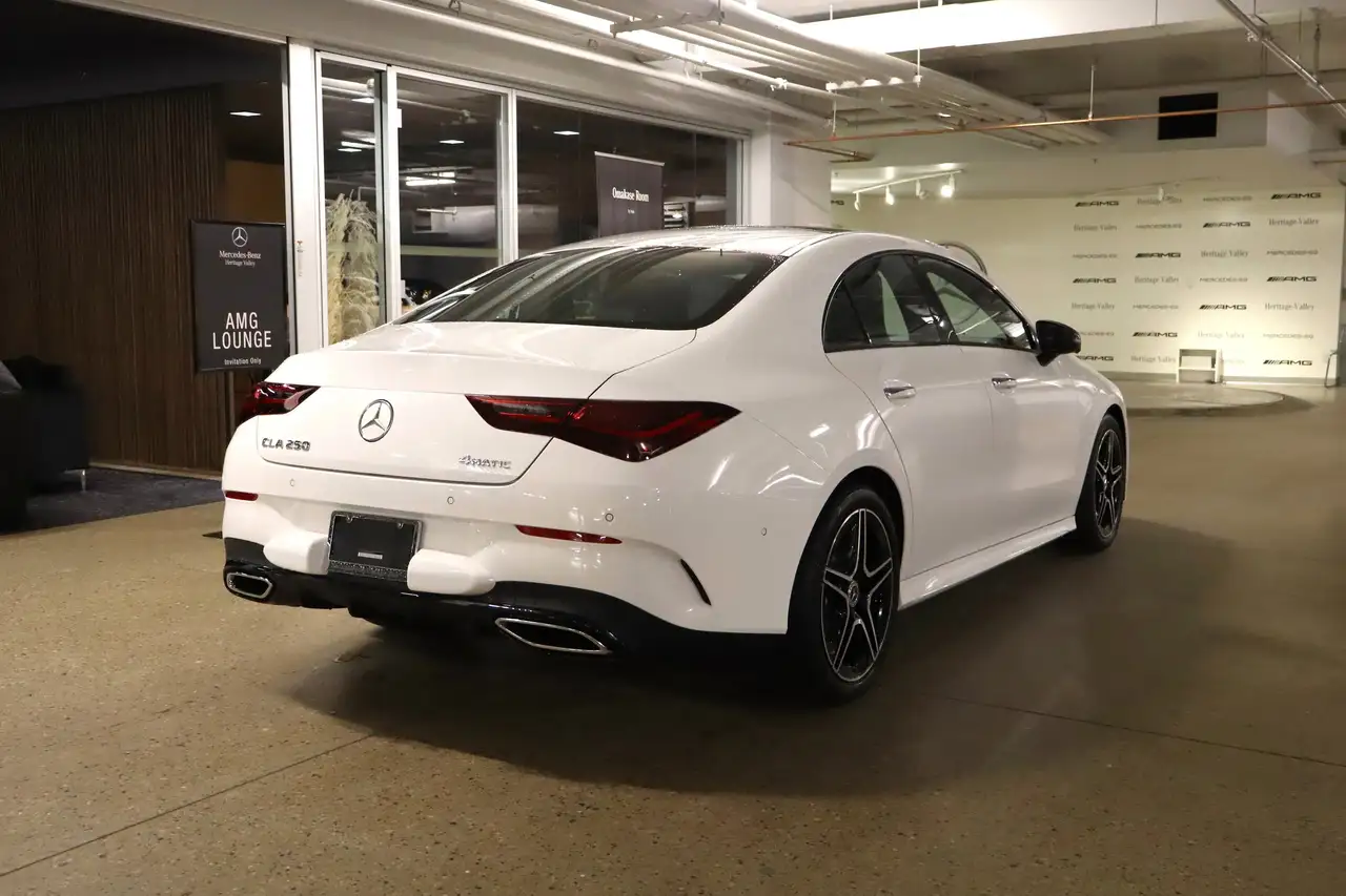 Mercedes-Benz CLA photo Mercedes-Benz CLA