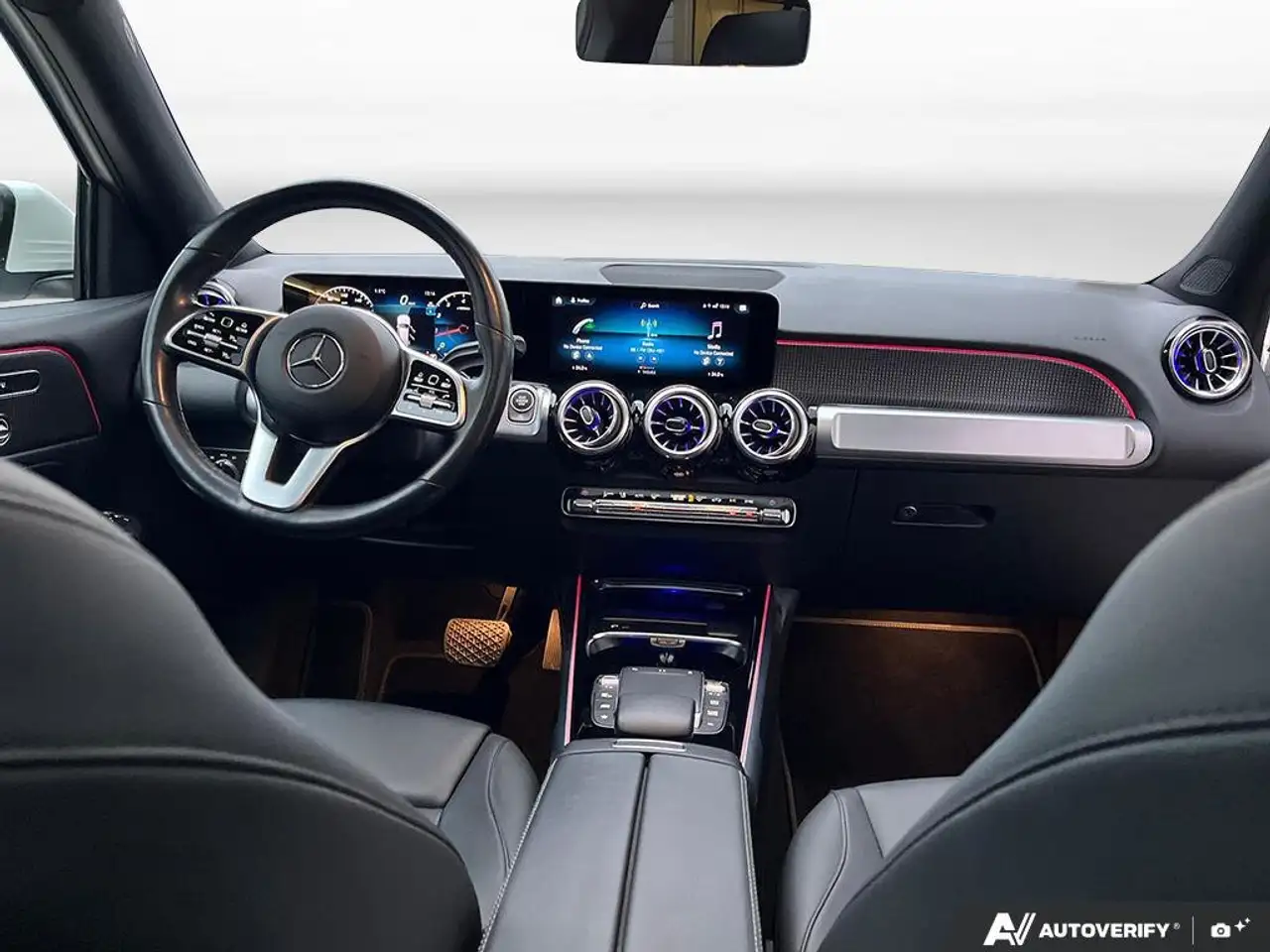 Mercedes-Benz GLB снимка Mercedes-Benz GLB