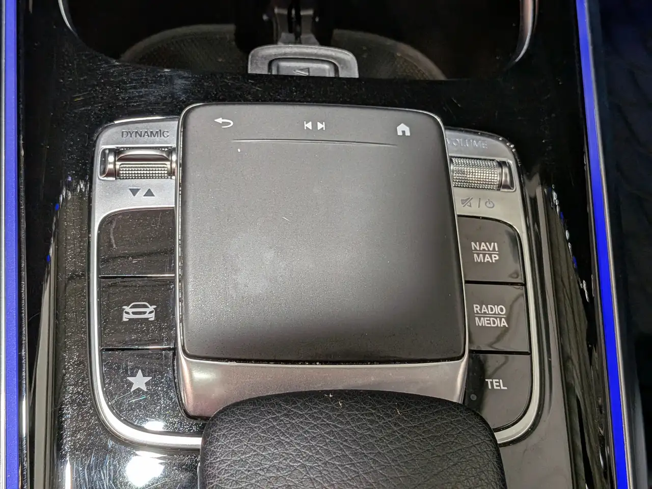 Mercedes-Benz GLB снимка Mercedes-Benz GLB
