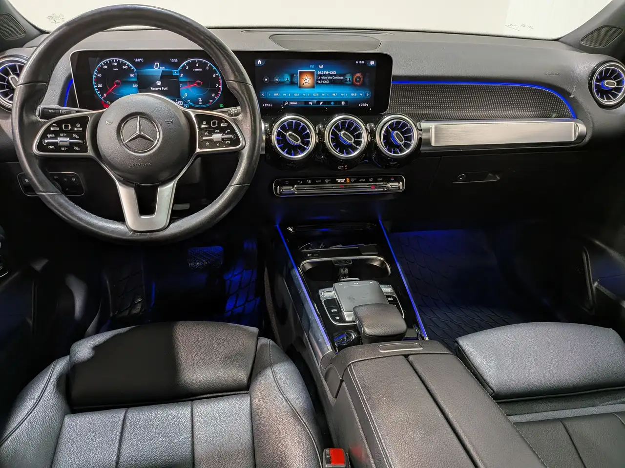 Mercedes-Benz GLB снимка Mercedes-Benz GLB