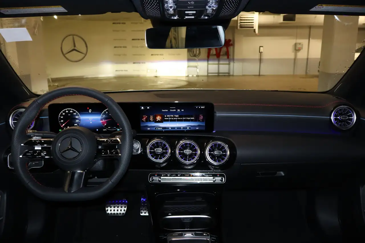 Mercedes-Benz CLA photo Mercedes-Benz CLA