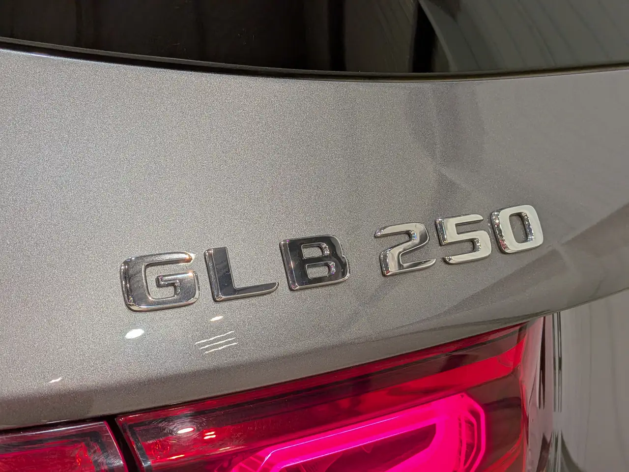 Mercedes-Benz GLB снимка Mercedes-Benz GLB
