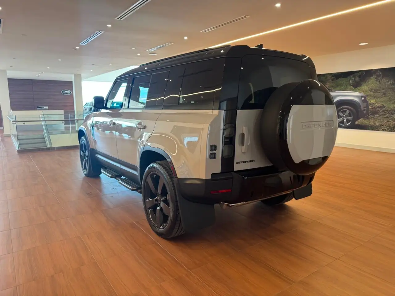 Land Rover Defender снимка Land Rover Defender