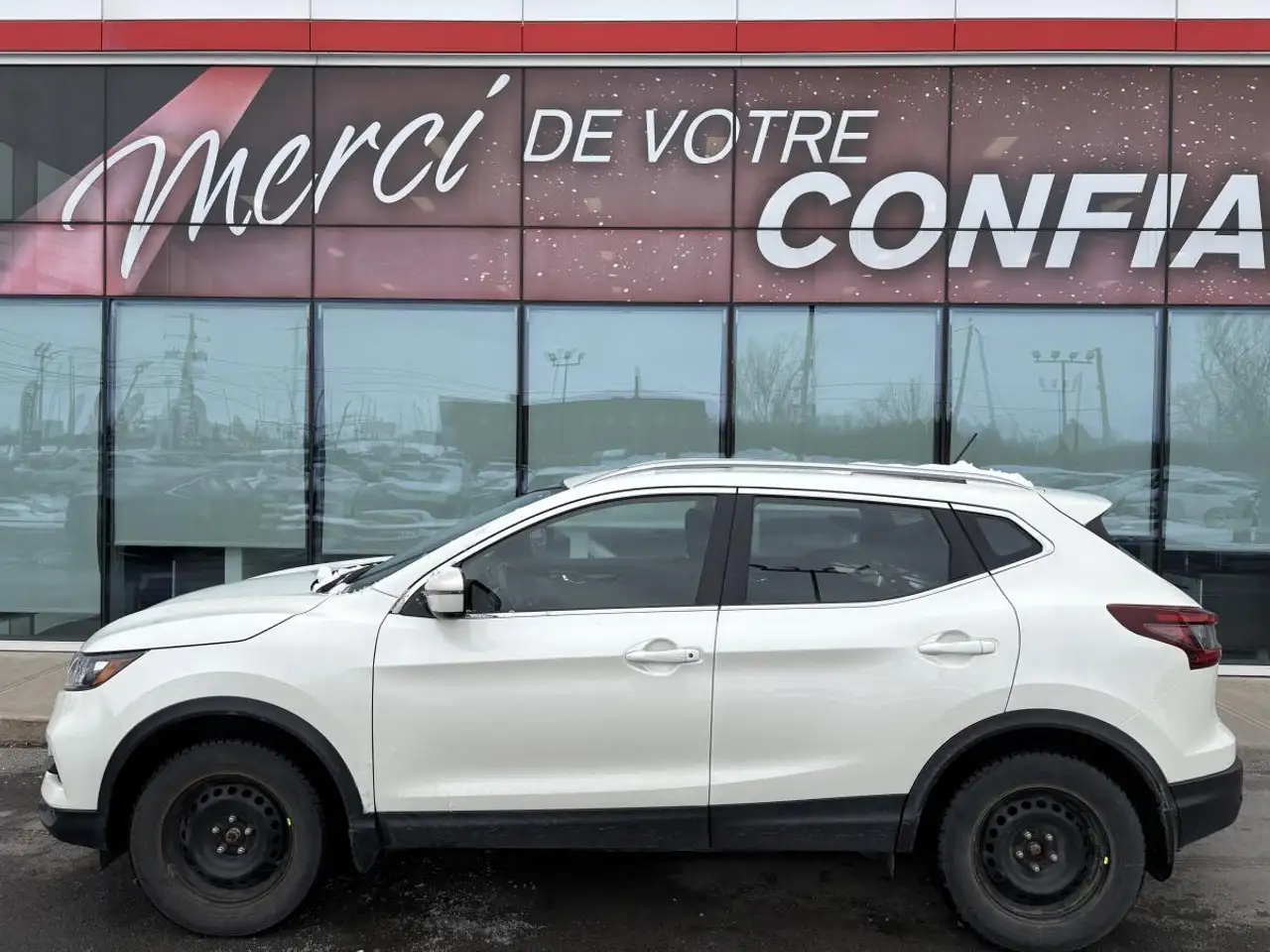 Nissan Qashqai снимка Nissan Qashqai