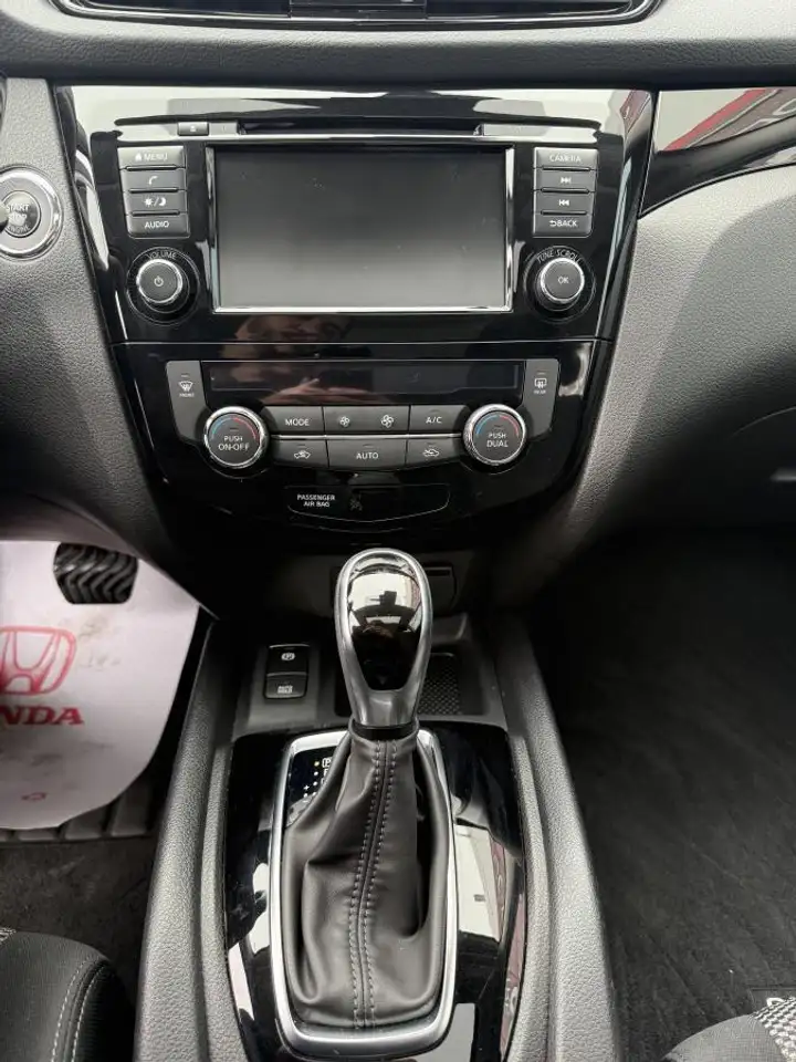 Nissan Qashqai снимка Nissan Qashqai