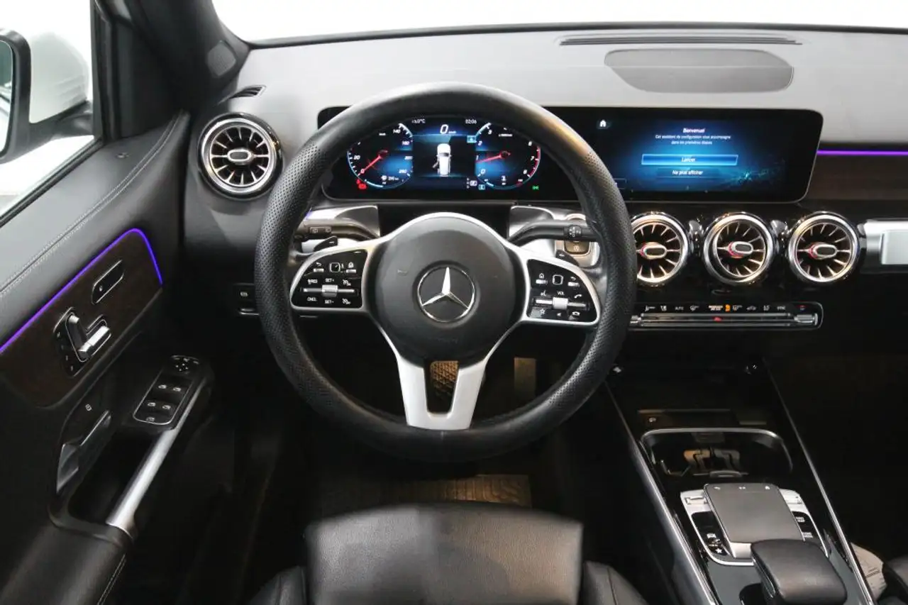 Mercedes-Benz GLB снимка Mercedes-Benz GLB