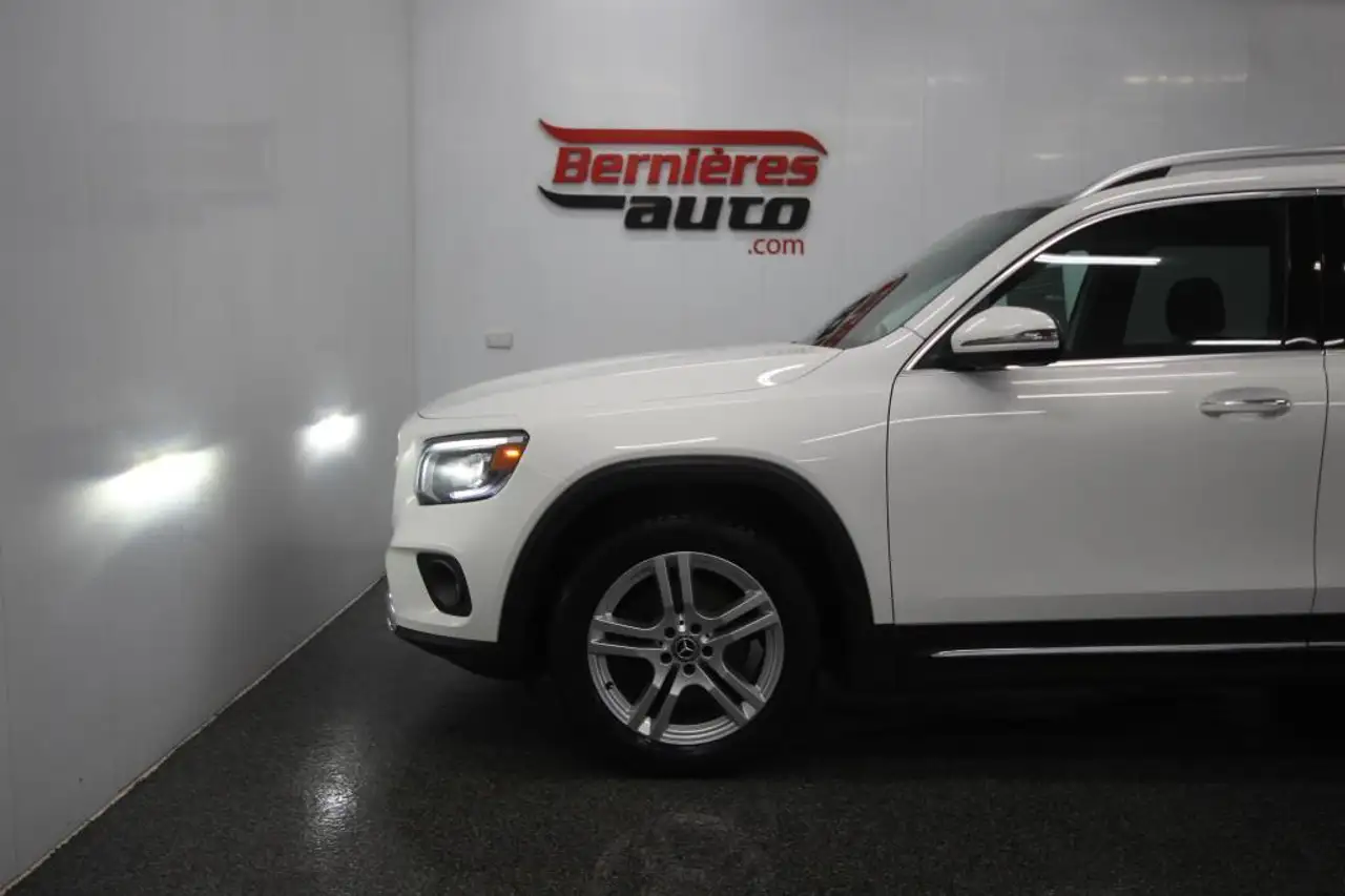 Mercedes-Benz GLB снимка Mercedes-Benz GLB