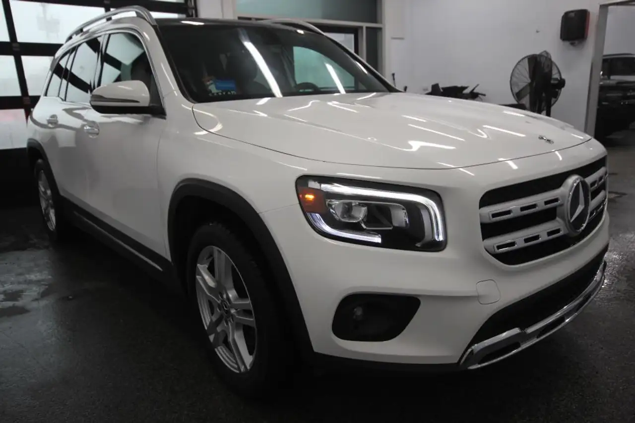 Mercedes-Benz GLB снимка Mercedes-Benz GLB