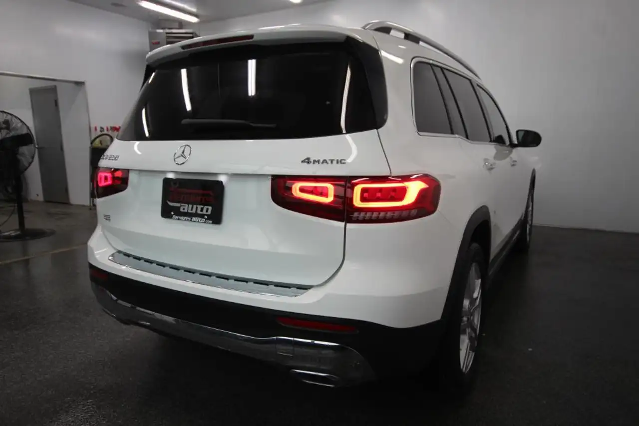 Mercedes-Benz GLB снимка Mercedes-Benz GLB