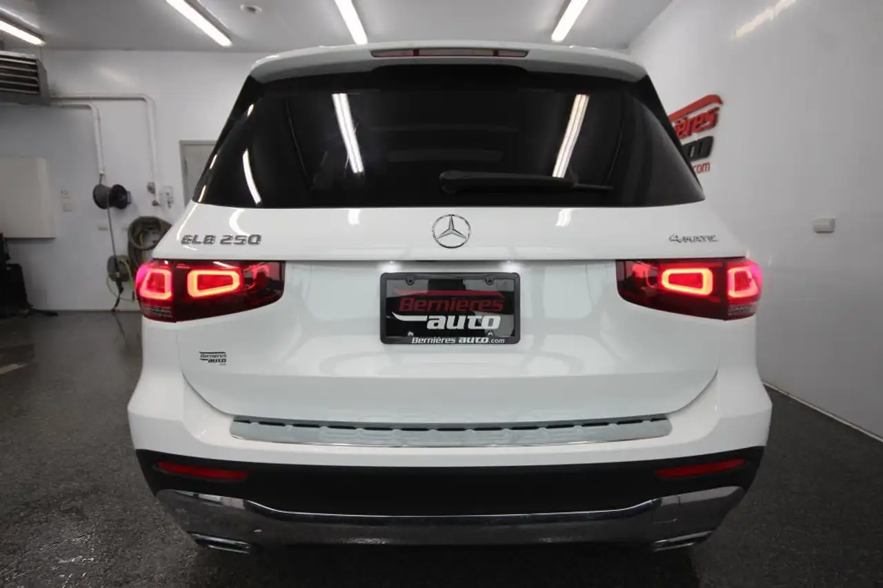 Mercedes-Benz GLB снимка Mercedes-Benz GLB