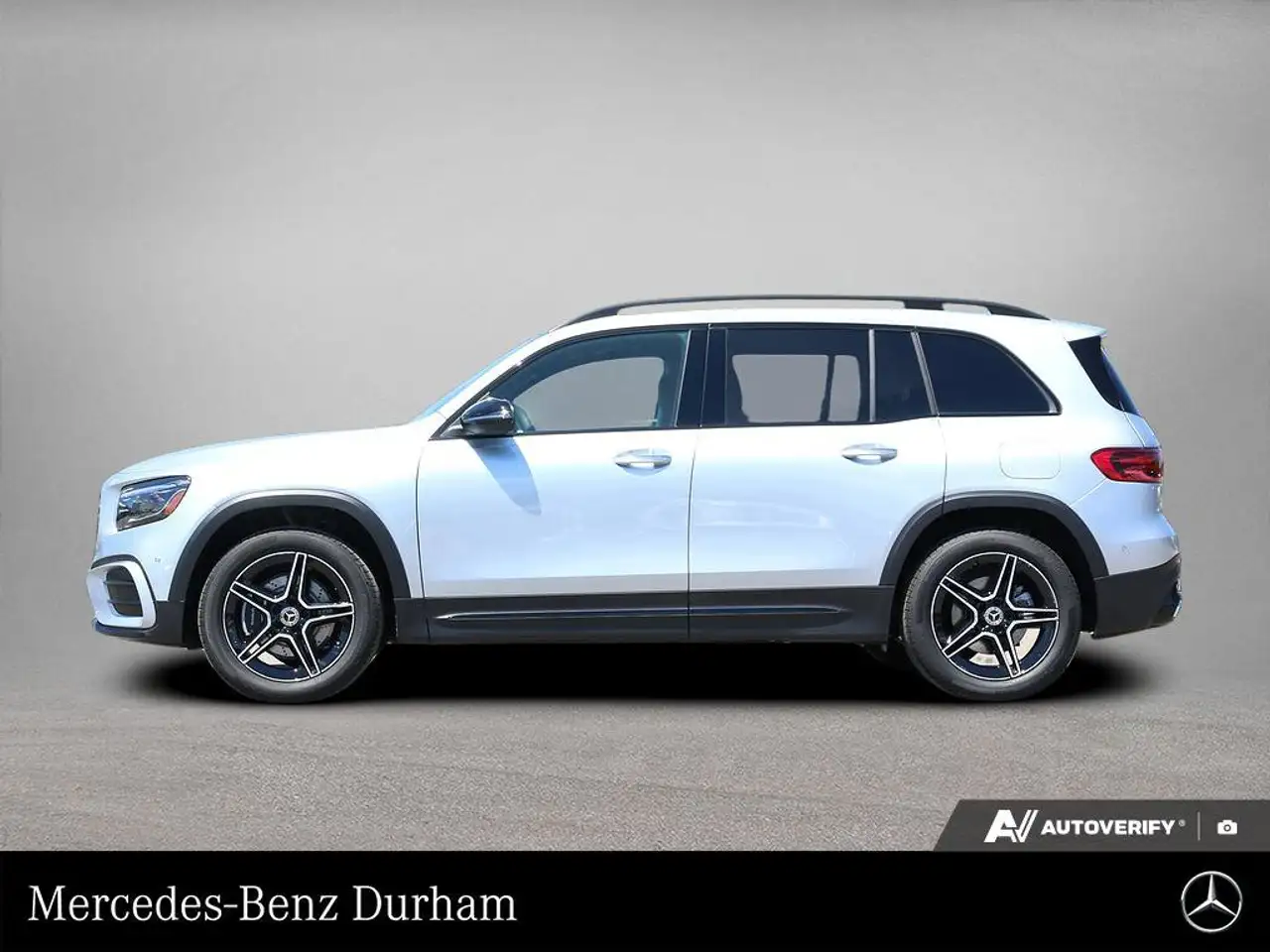 Mercedes-Benz GLB снимка Mercedes-Benz GLB