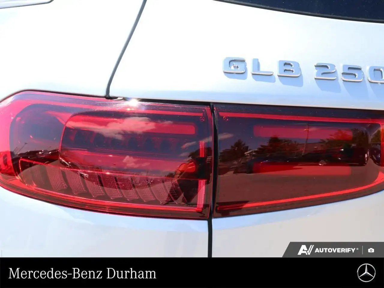 Mercedes-Benz GLB снимка Mercedes-Benz GLB