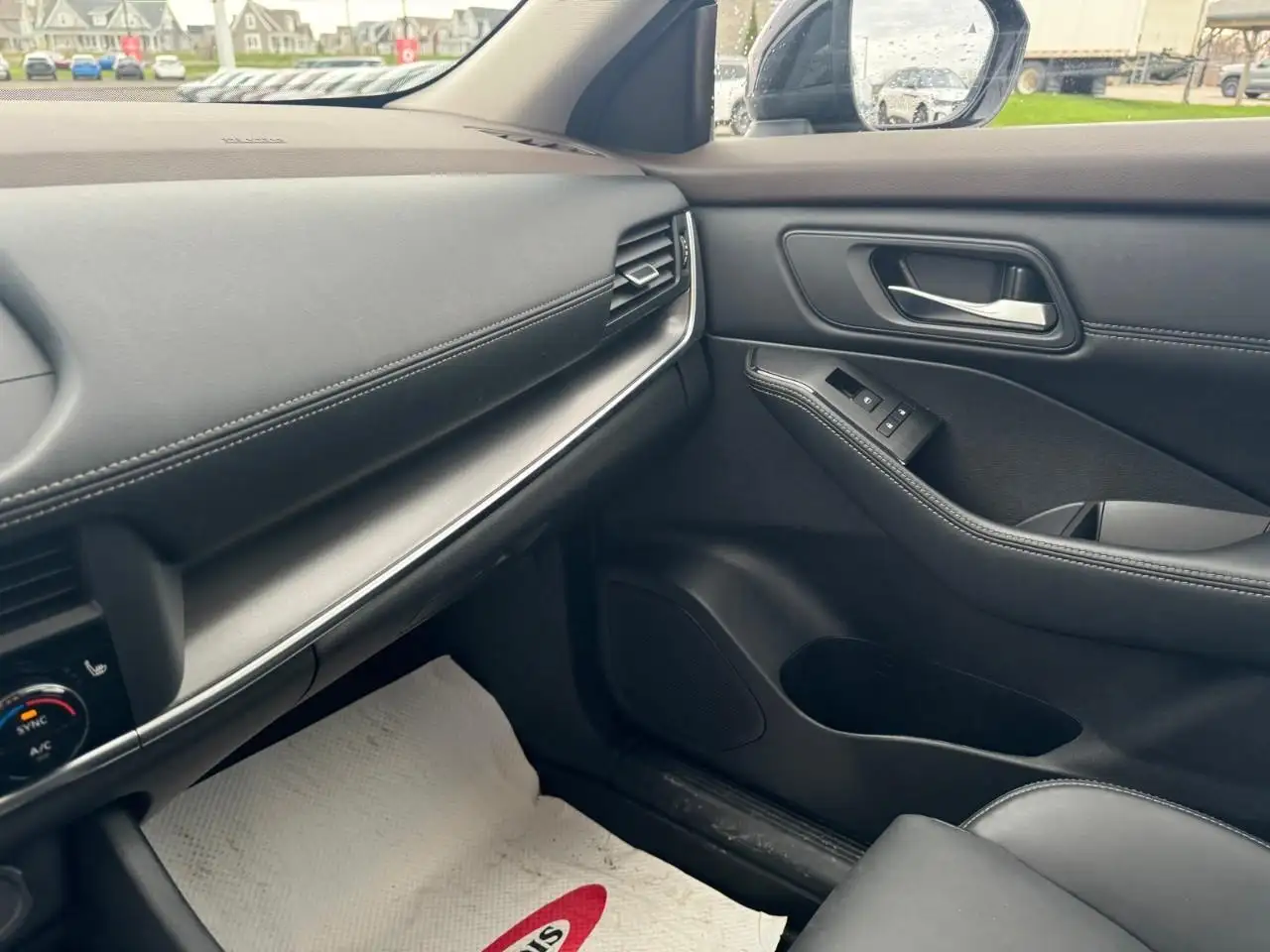Nissan Rogue fotografie Nissan Rogue
