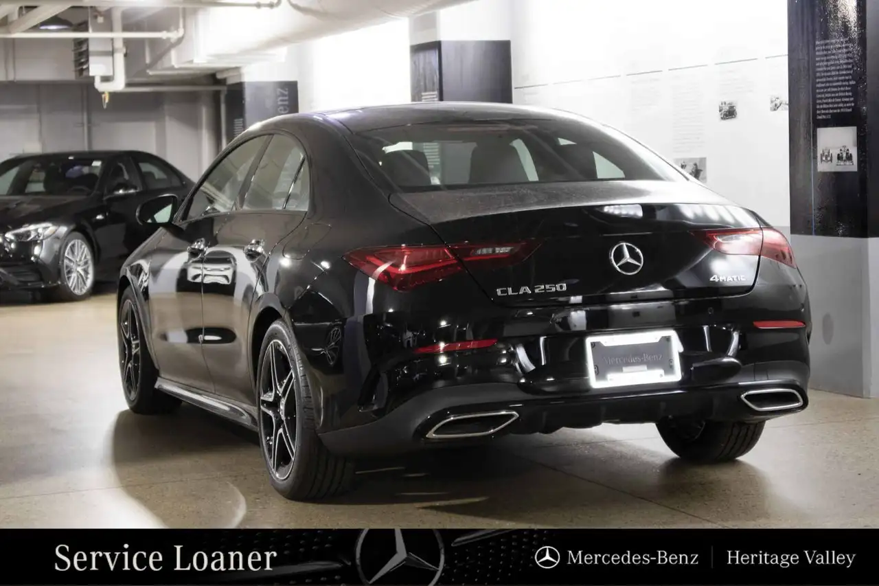 Mercedes-Benz CLA снимка Mercedes-Benz CLA