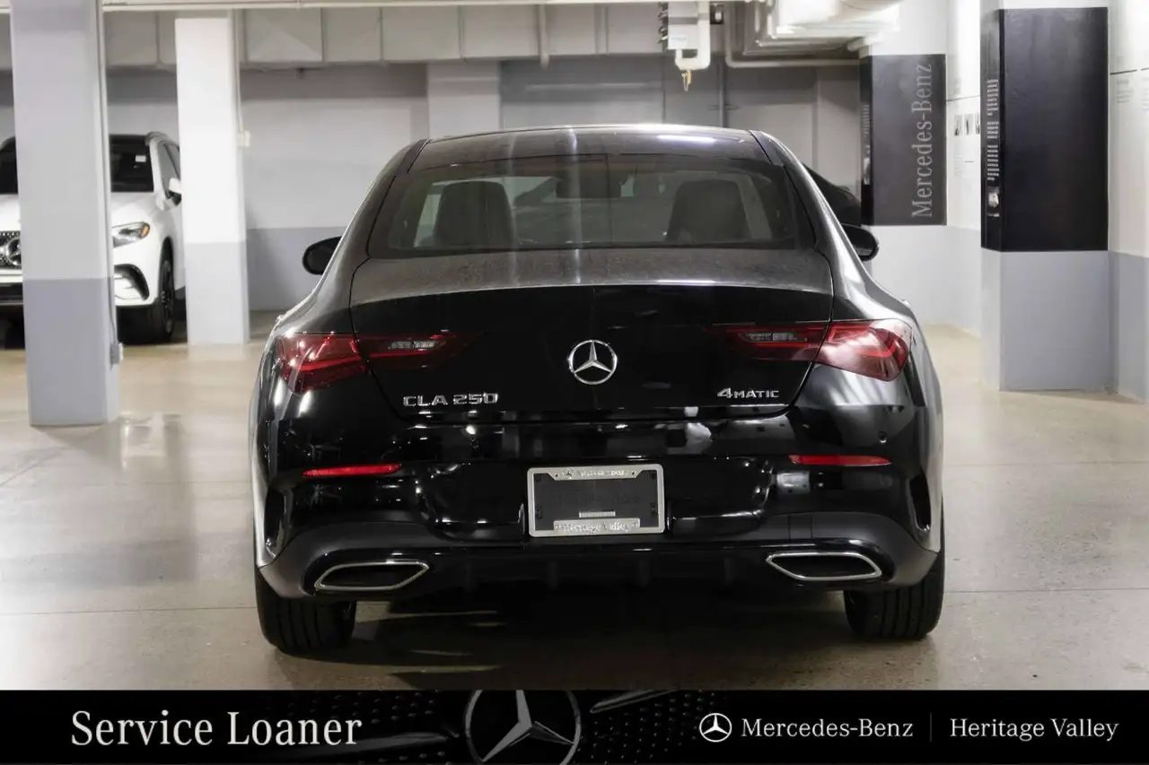 Mercedes-Benz CLA снимка Mercedes-Benz CLA