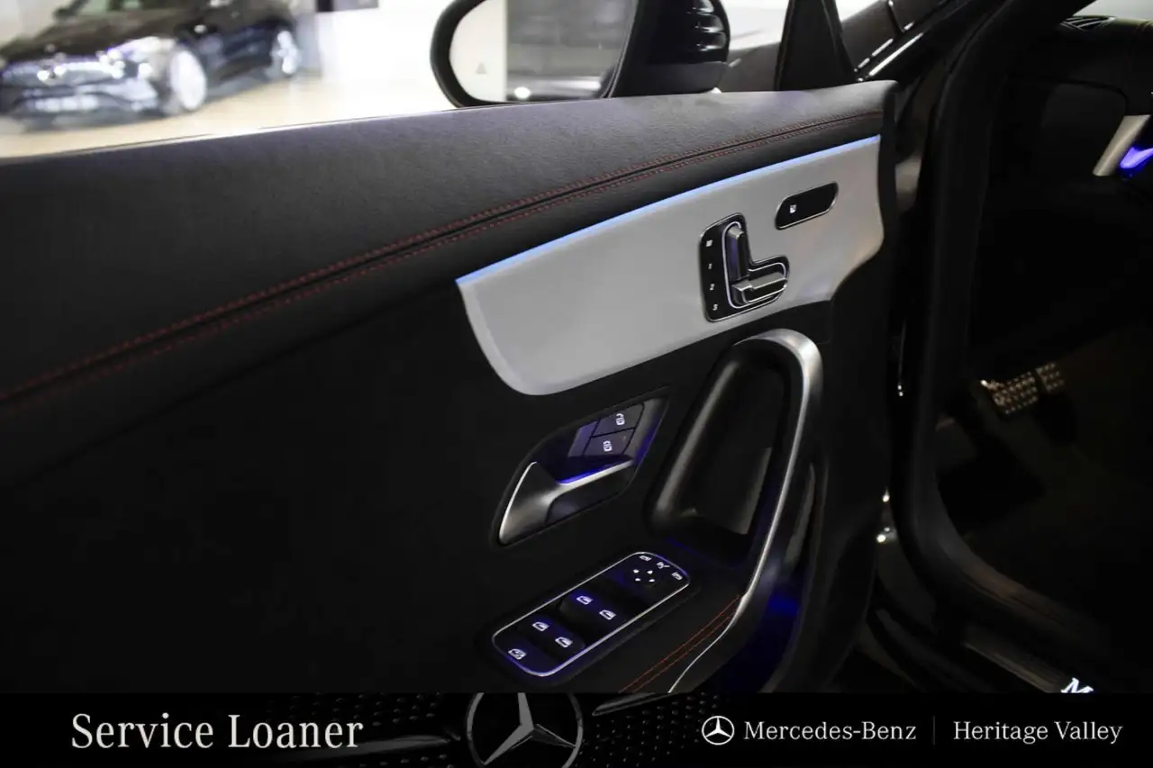 Mercedes-Benz CLA снимка Mercedes-Benz CLA