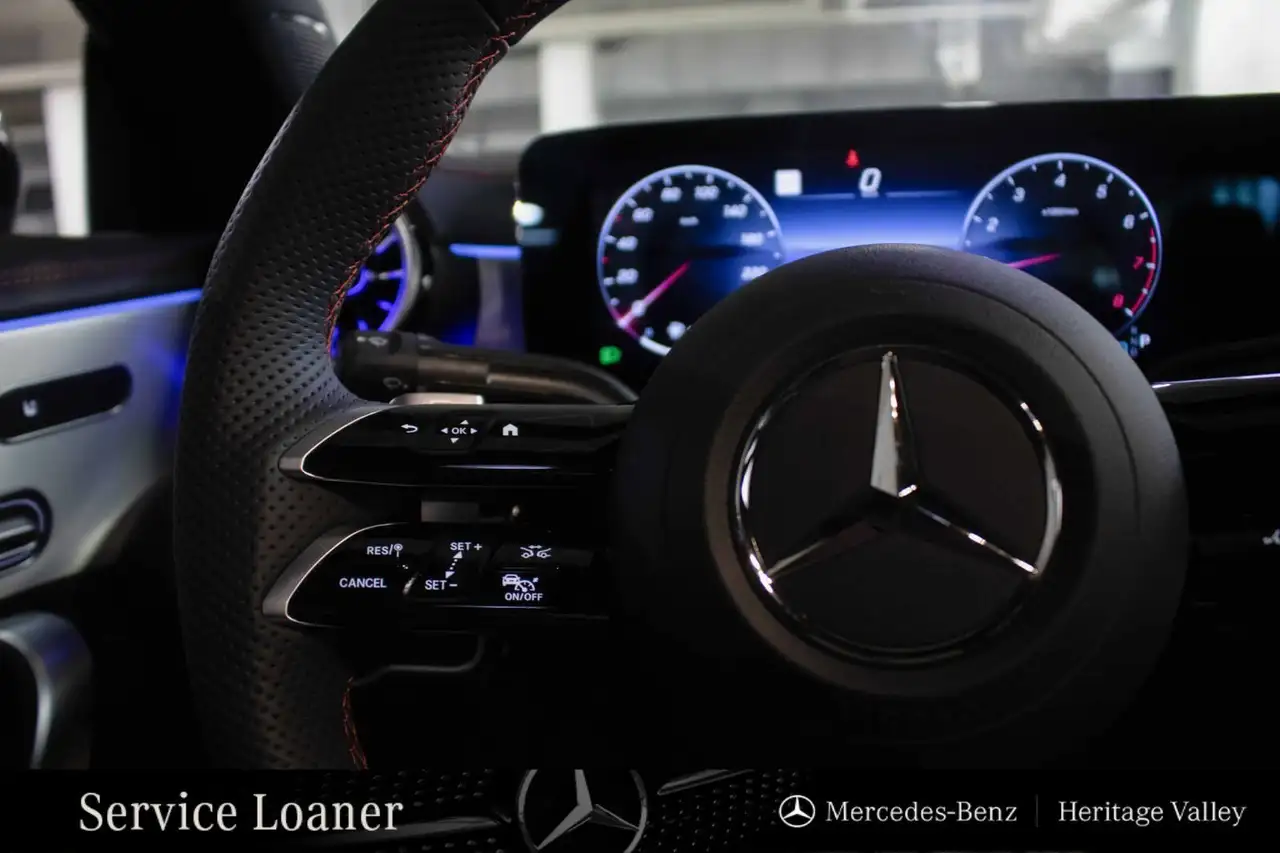 Mercedes-Benz CLA снимка Mercedes-Benz CLA