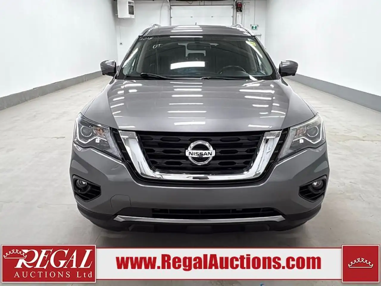 Nissan Pathfinder снимка Nissan Pathfinder