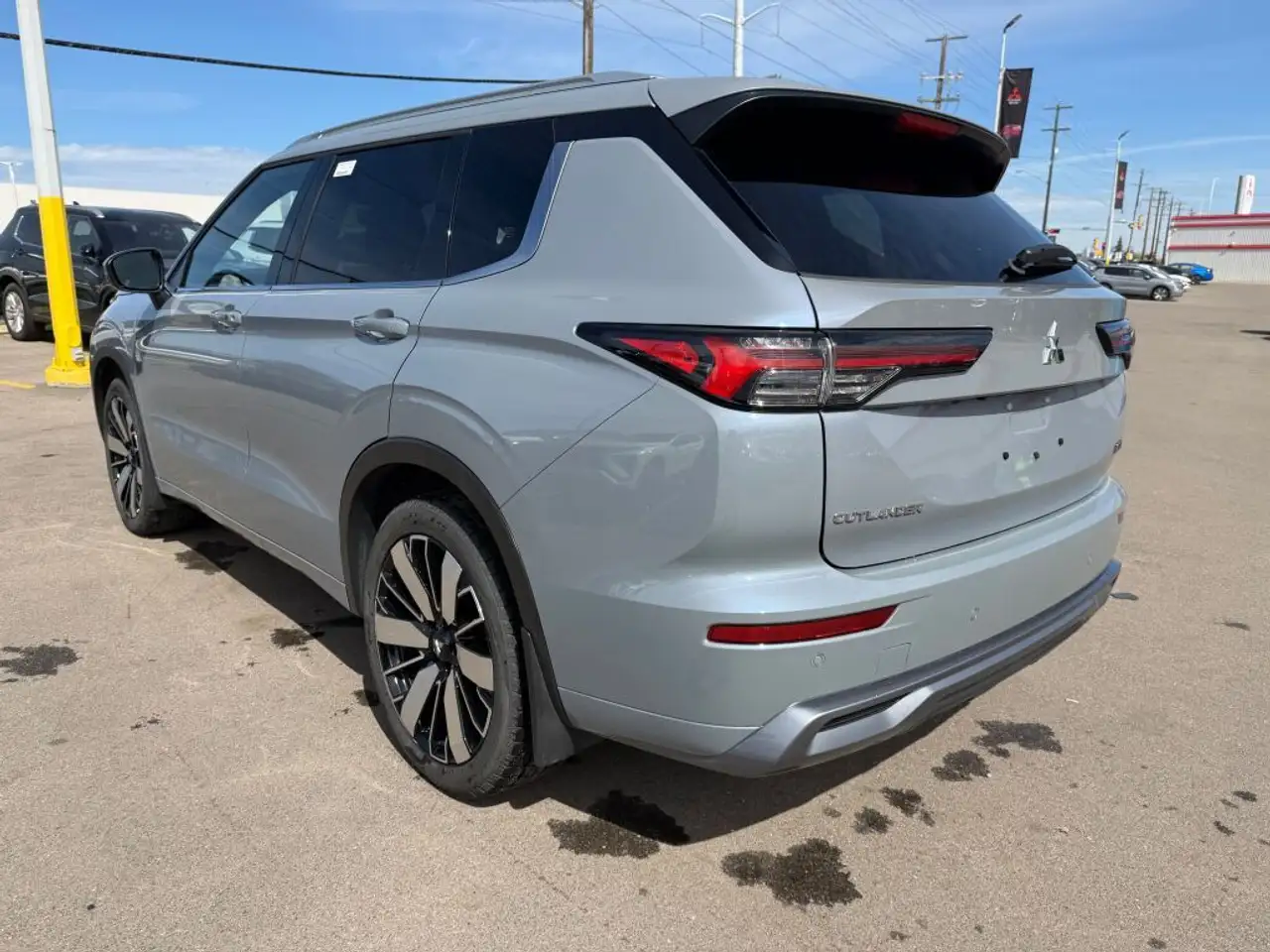 Mitsubishi Outlander photo Mitsubishi Outlander