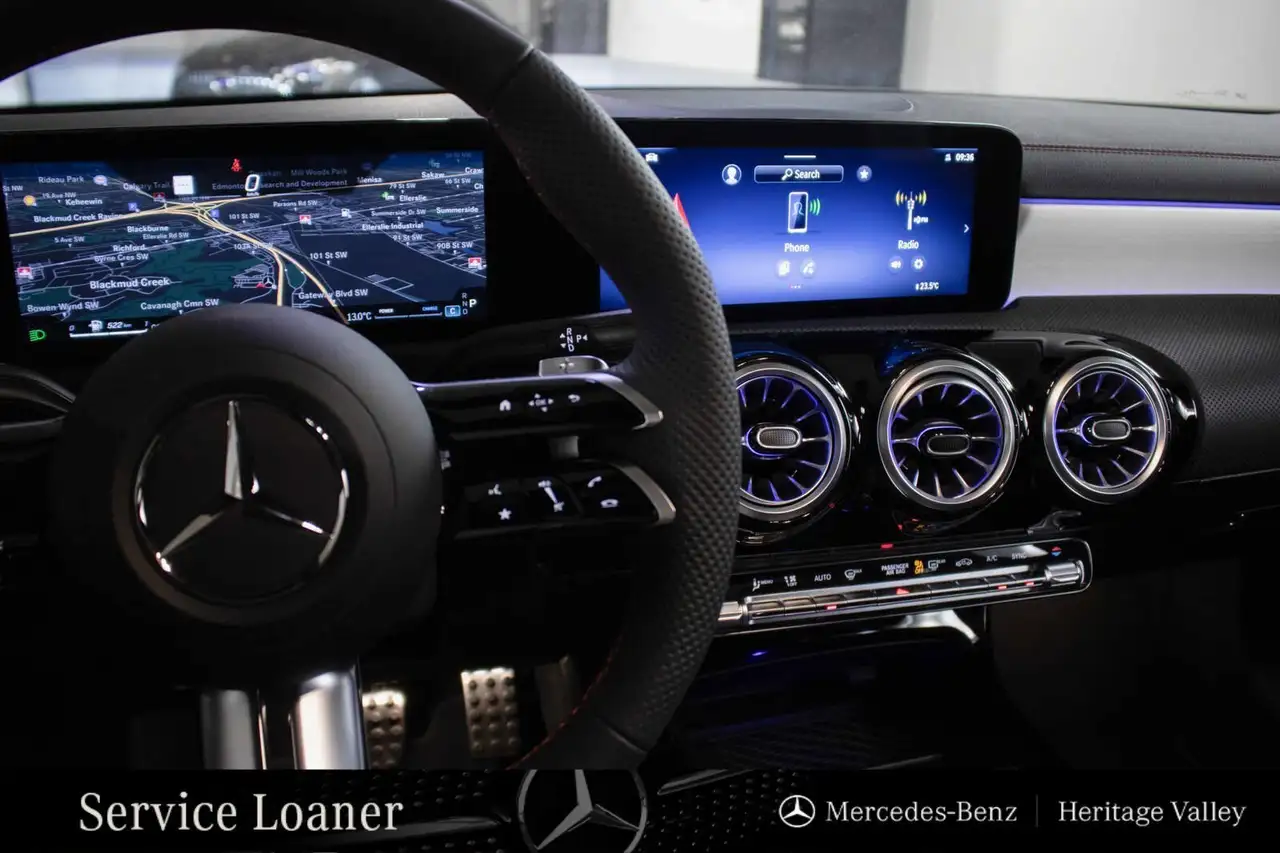 Mercedes-Benz CLA снимка Mercedes-Benz CLA
