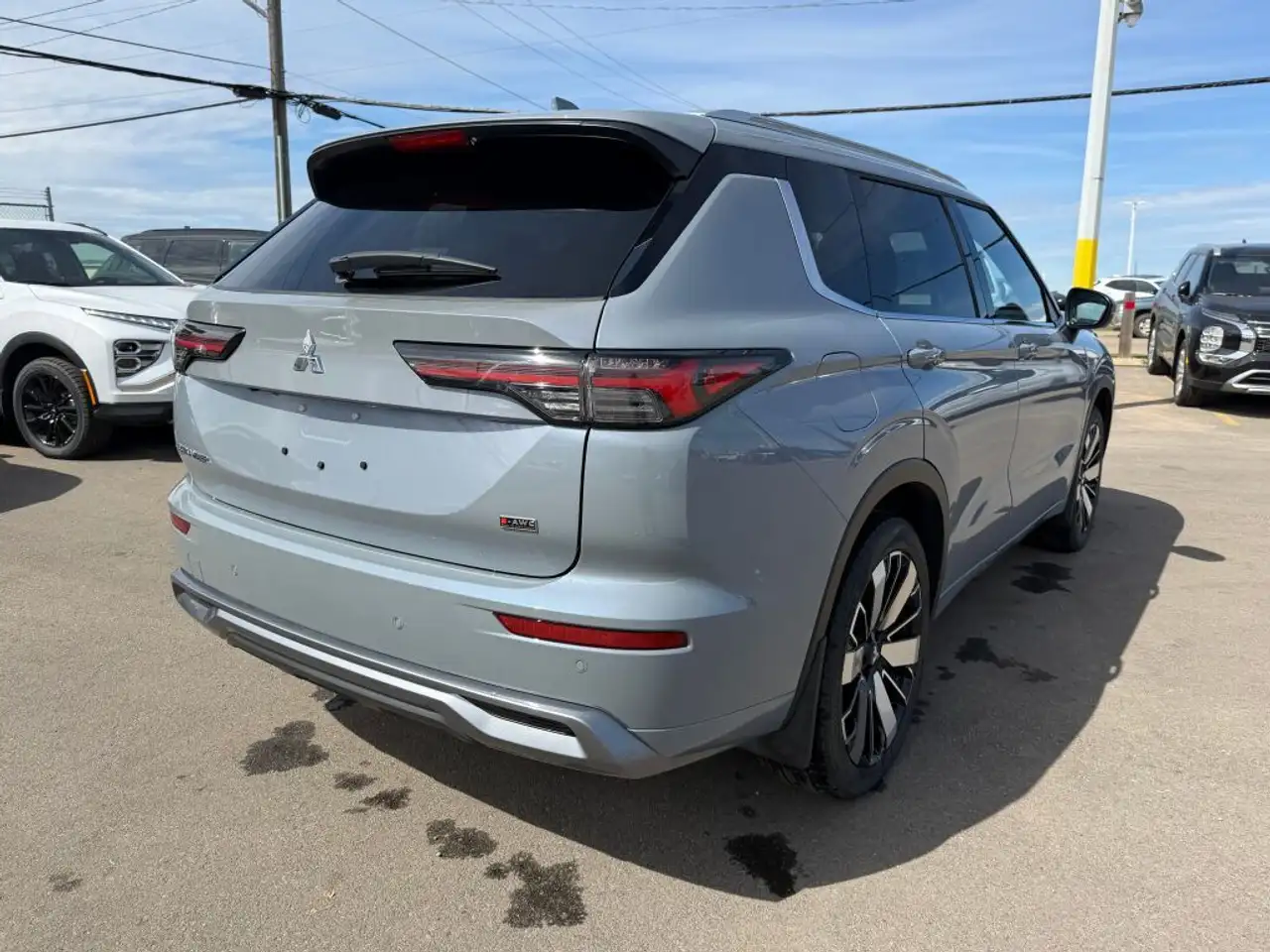 Mitsubishi Outlander photo Mitsubishi Outlander