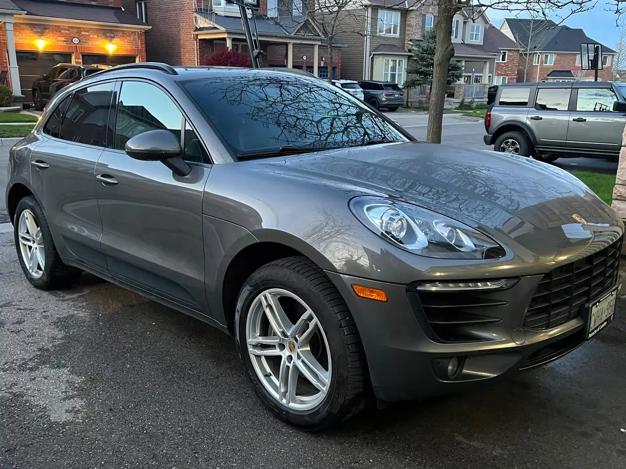 Porsche Macan photo Porsche Macan