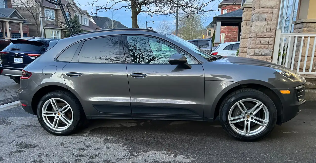 Porsche Macan photo Porsche Macan