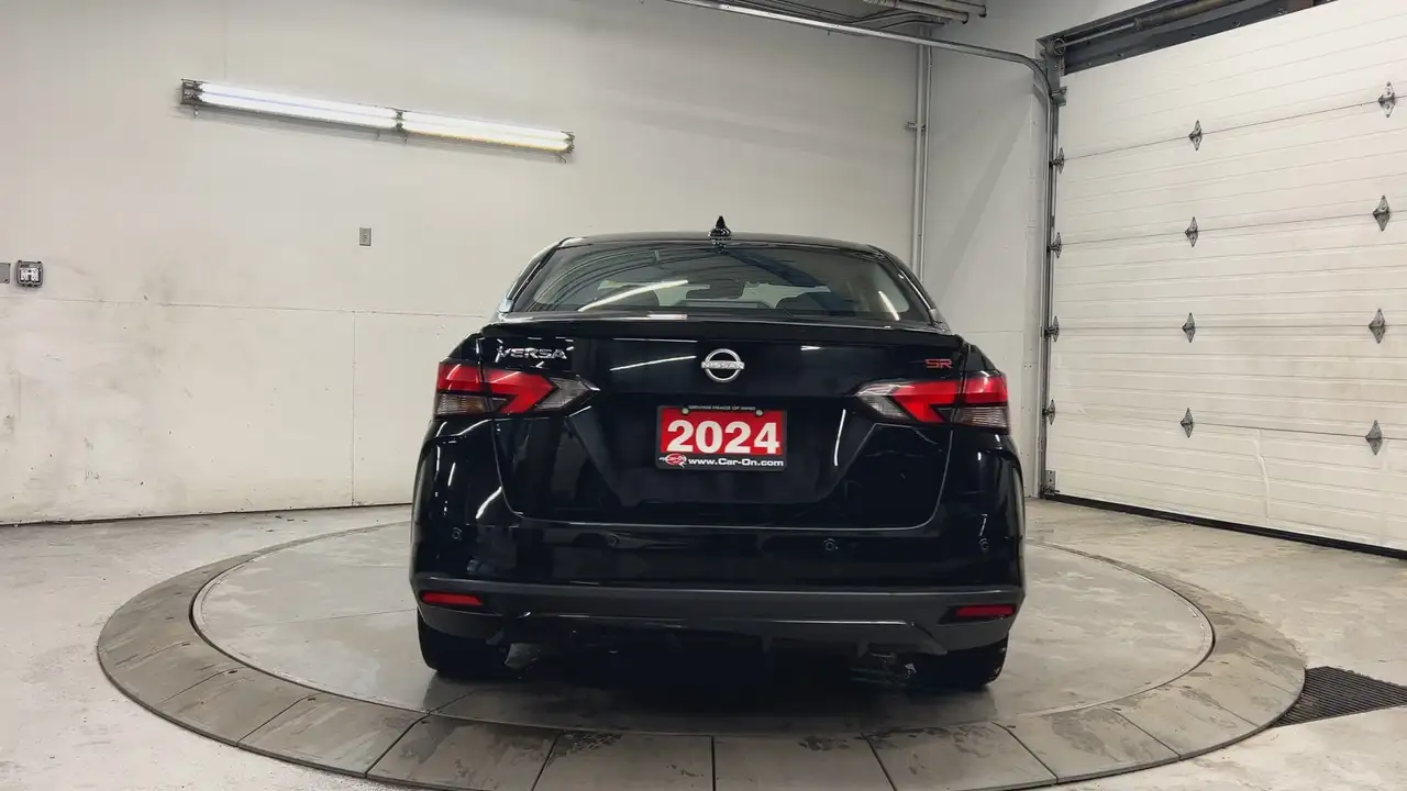 Nissan Versa снимка Nissan Versa