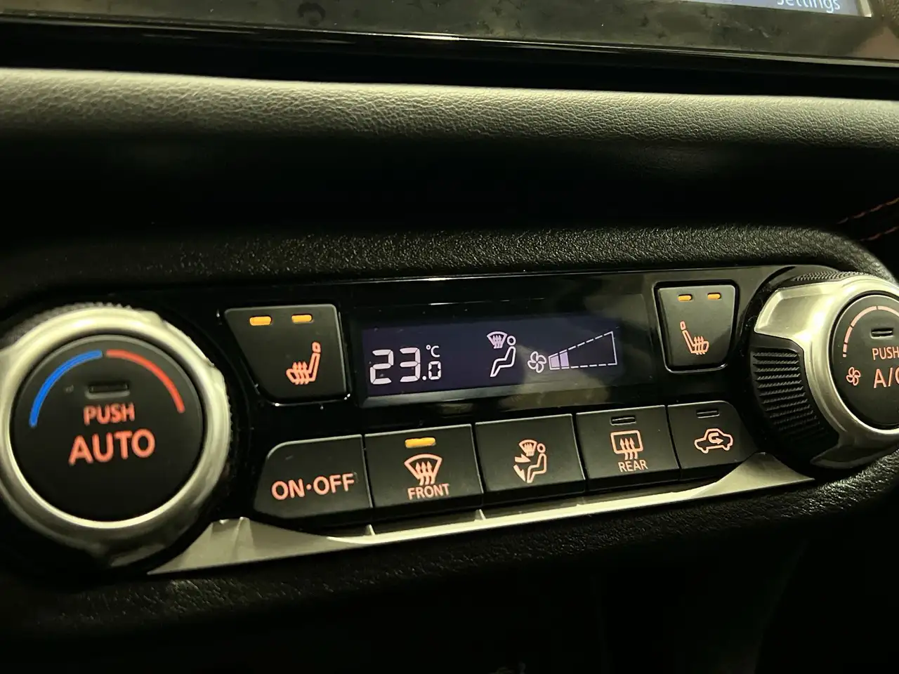 Nissan Versa снимка Nissan Versa