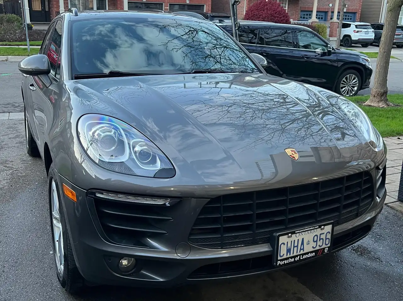 Porsche Macan photo Porsche Macan