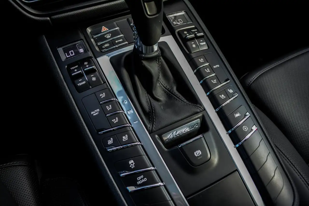 Porsche Macan снимка Porsche Macan