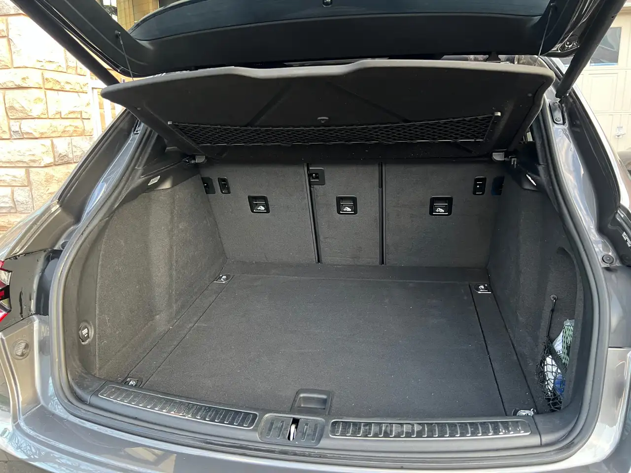 Porsche Macan photo Porsche Macan