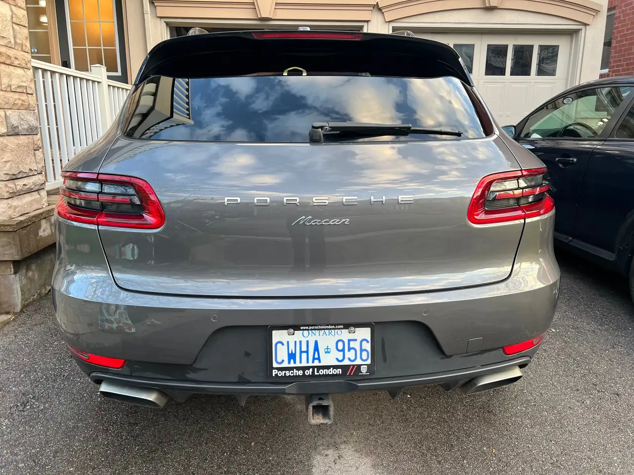Porsche Macan photo Porsche Macan