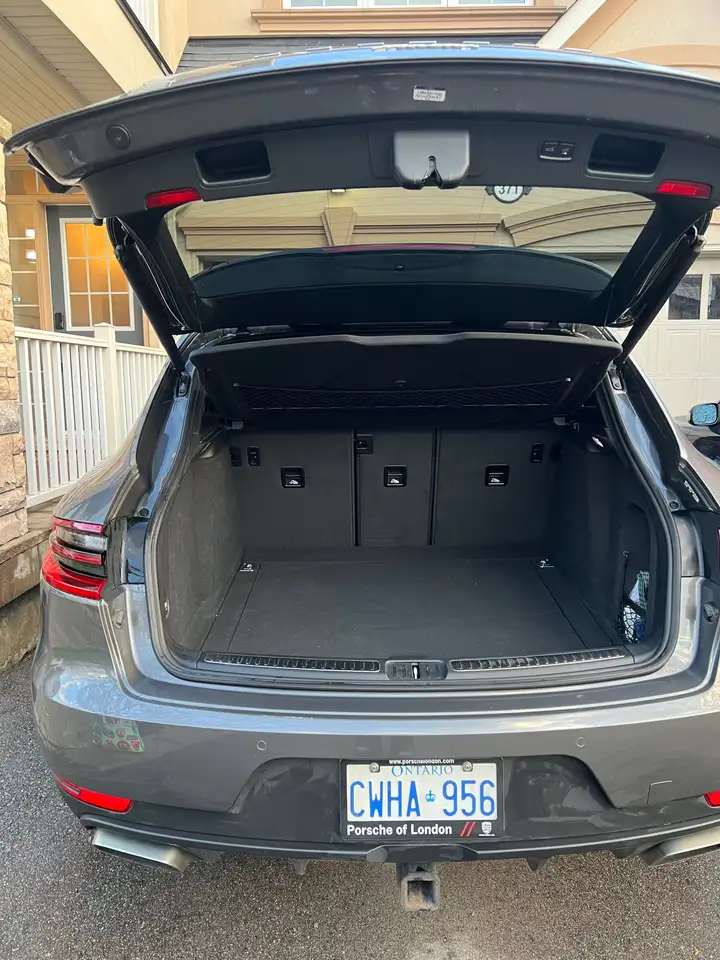Porsche Macan photo Porsche Macan