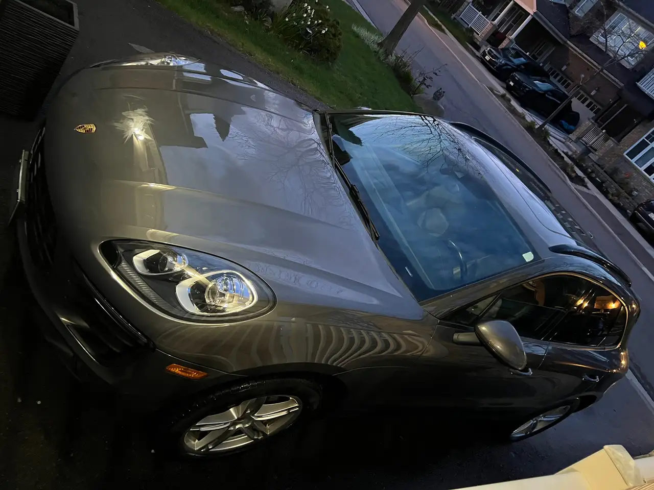 Porsche Macan photo Porsche Macan