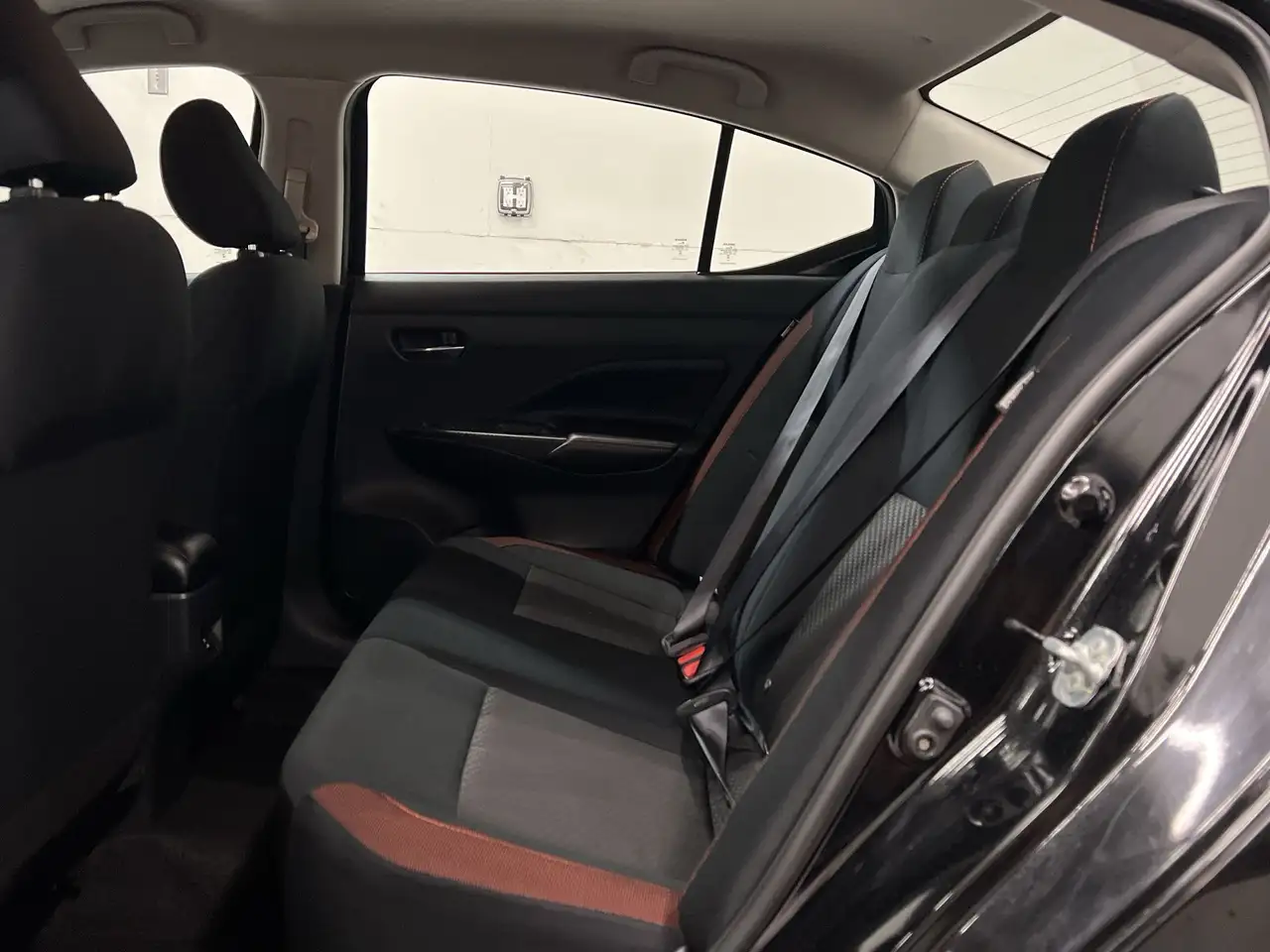Nissan Versa снимка Nissan Versa