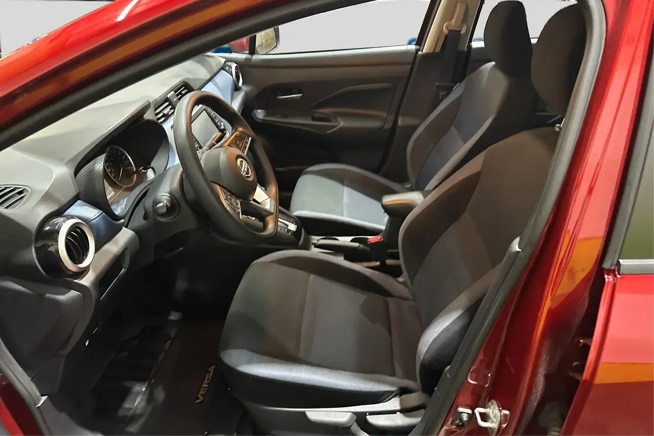 Nissan Versa fotografie Nissan Versa